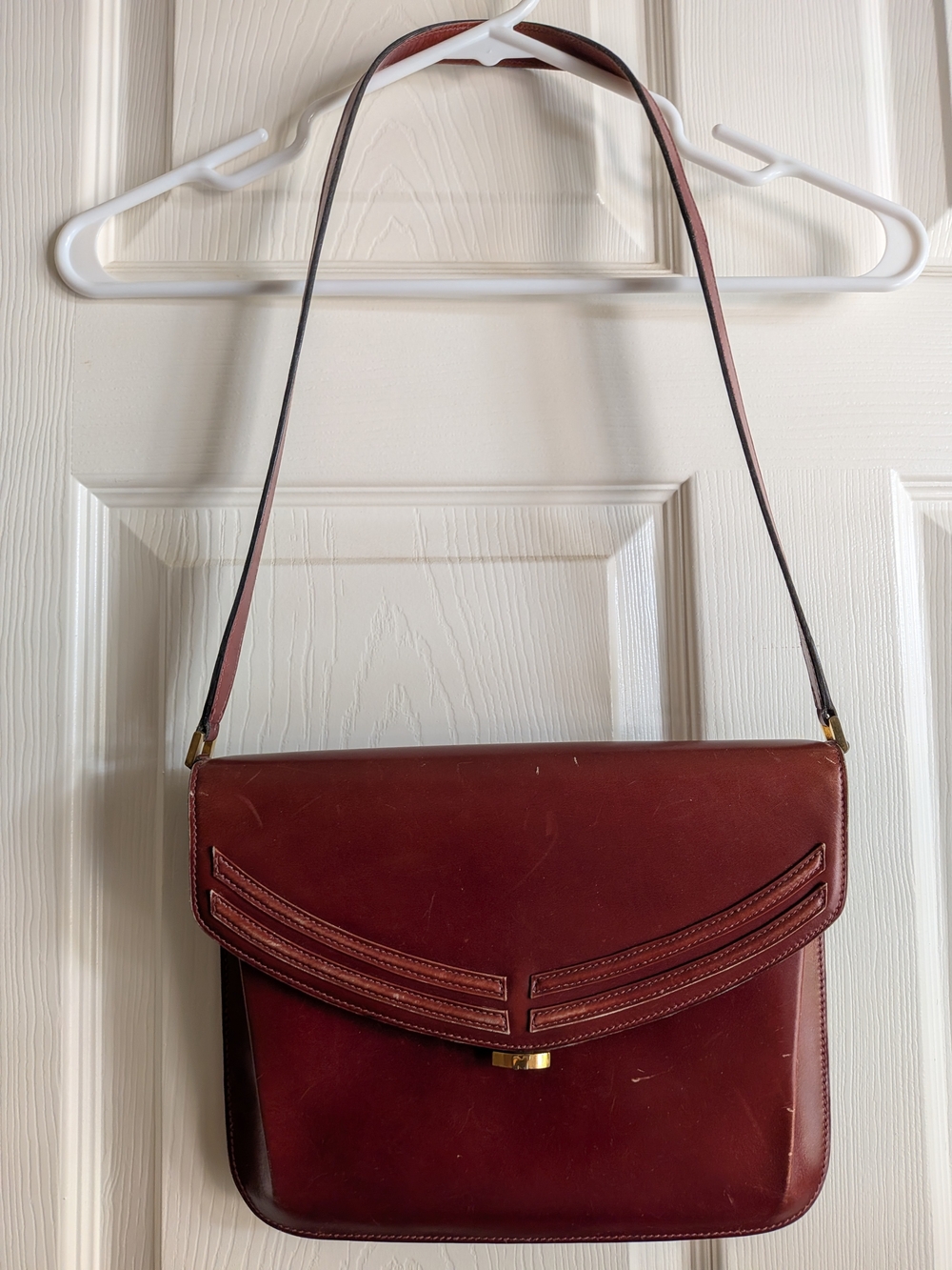 Nina Ricci Women's Shoulder Bag in Burgundy Leather